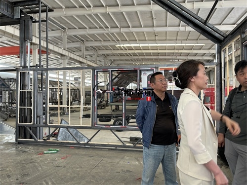 銀川設(shè)計裝修公司|銀川移動式宴會車設(shè)計裝修項目現(xiàn)場溝通